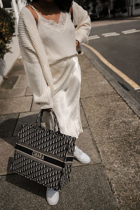 dior tote outfit